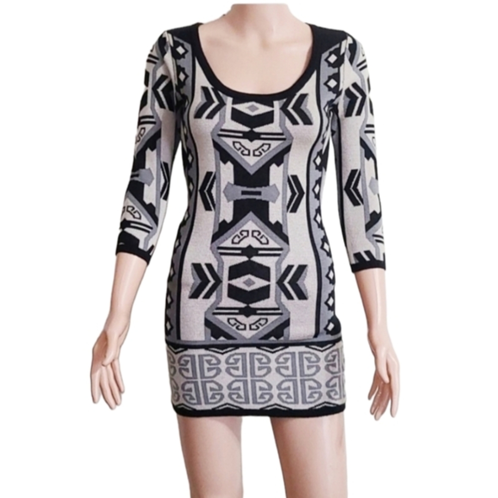 T/O Sweater Mini Dress 3/4 Sleeve Knit‎ Tribal print Black/Beige Size XS